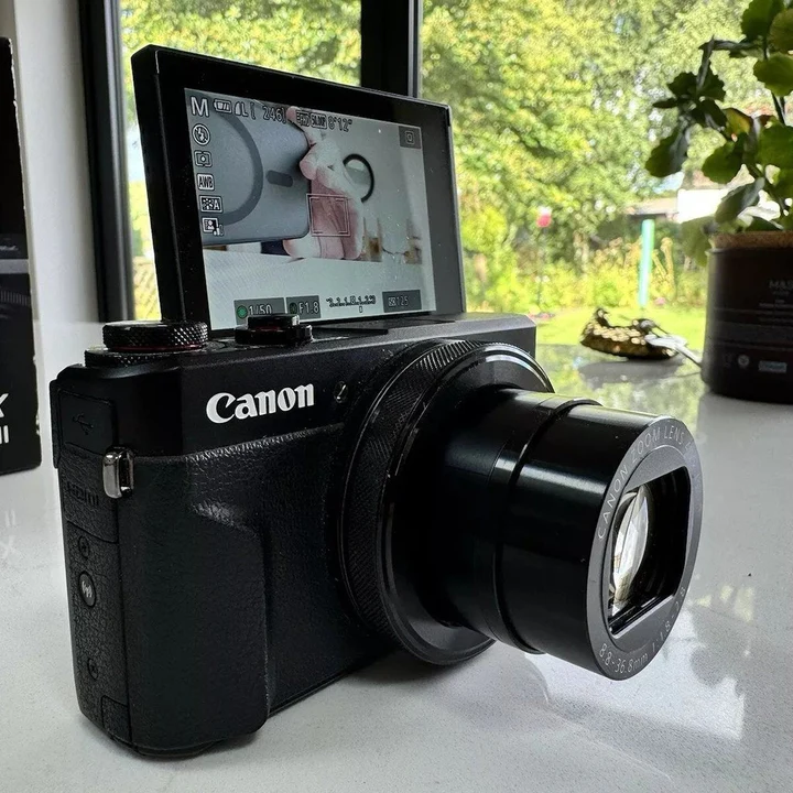 Pre-Owend camera Hot  Black Digicam Compact Power with Pro Performance 🎀