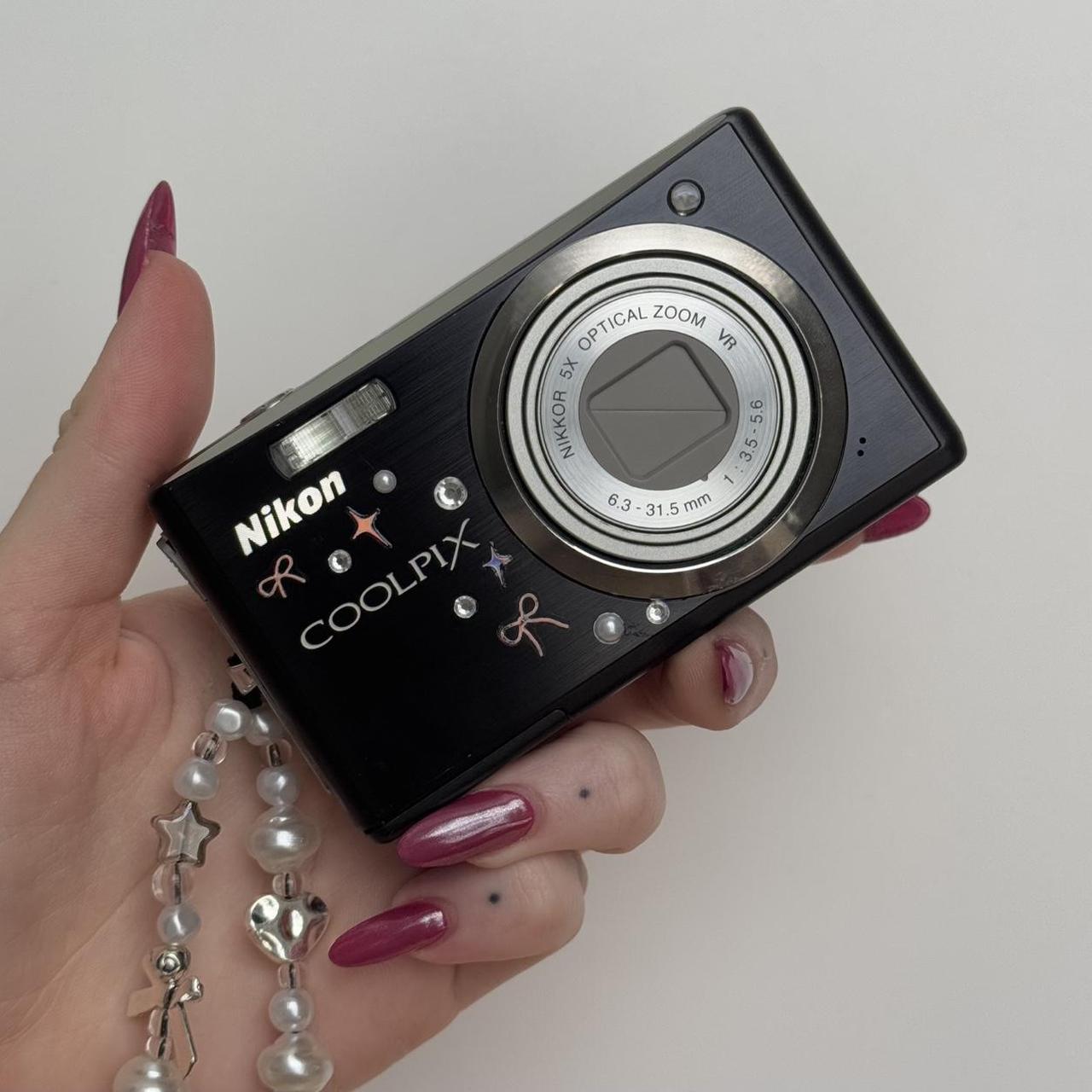 Used Digital Camera | Nikon Coolpix S560 Digital Camera | Complete Set