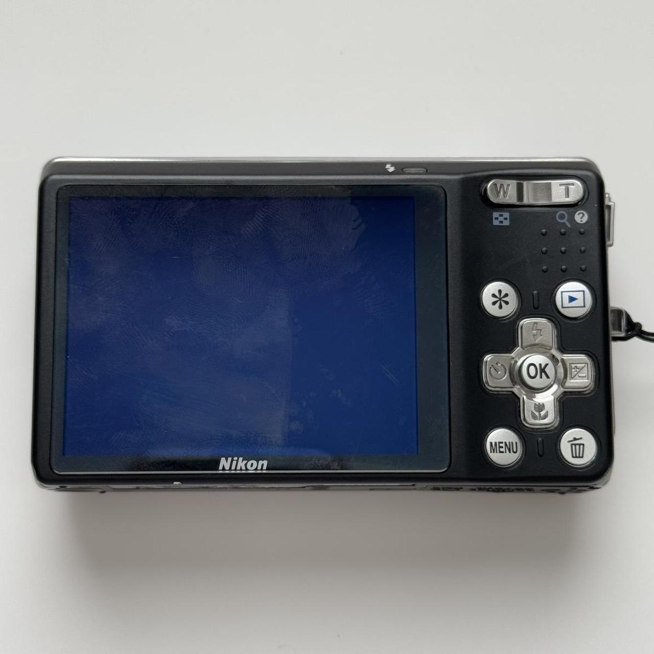 Used Digital Camera | Nikon Coolpix S560 Digital Camera | Complete Set