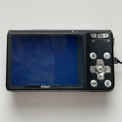 Used Digital Camera | Nikon Coolpix S560 Digital Camera | Complete Set