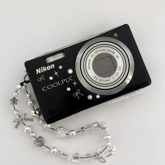 Used Digital Camera | Nikon Coolpix S560 Digital Camera | Complete Set