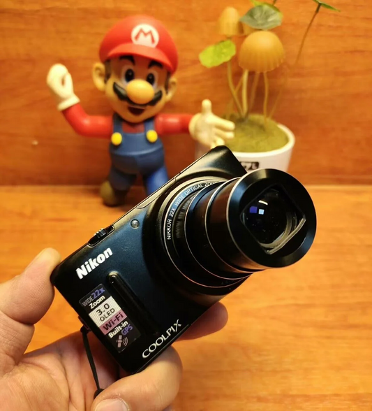 Authentic Old-School Digital Camera – Limited Availability! 🕰️
