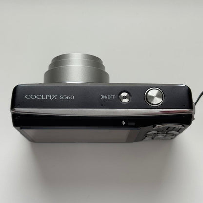 Used Digital Camera | Nikon Coolpix S560 Digital Camera | Complete Set